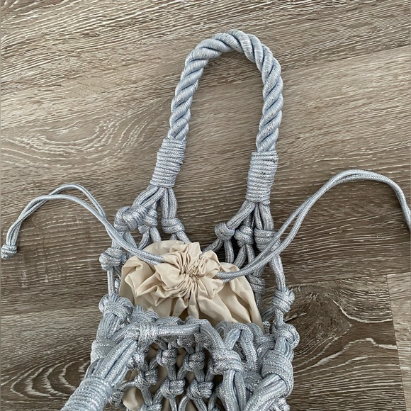 Metallic net bag with drawstring - Picture 2 of 6